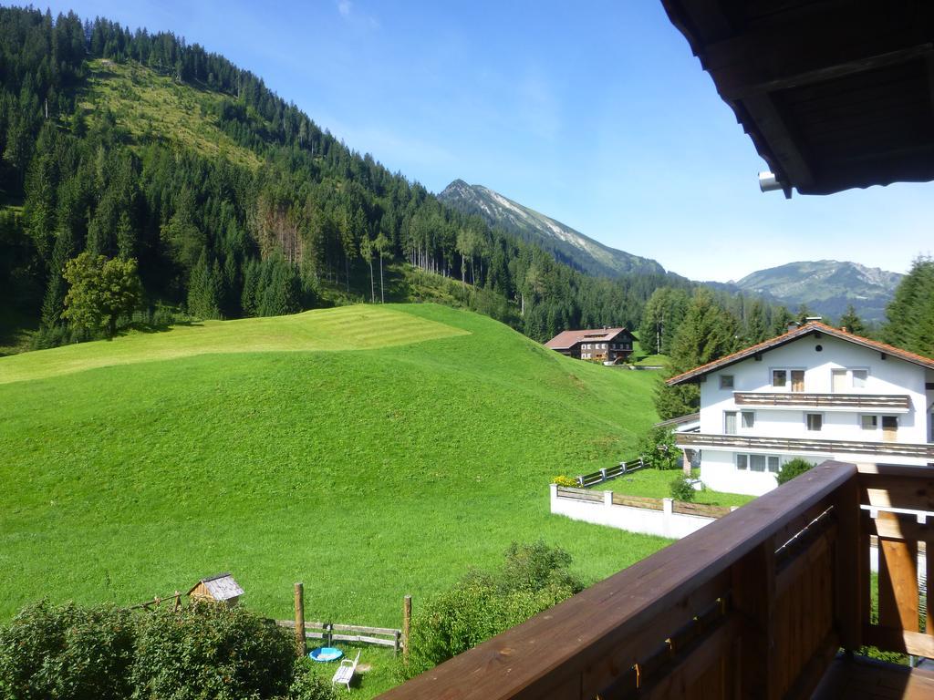 Haus Alpenland Hotell Tannheim Exteriör bild