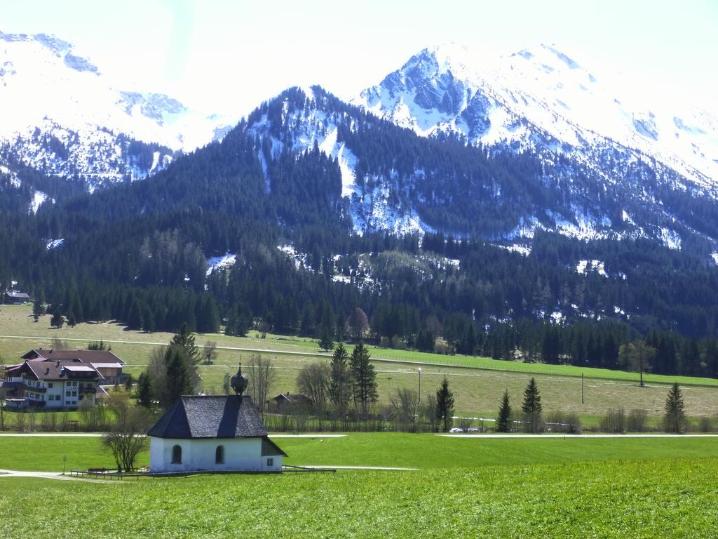 Haus Alpenland Hotell Tannheim Exteriör bild